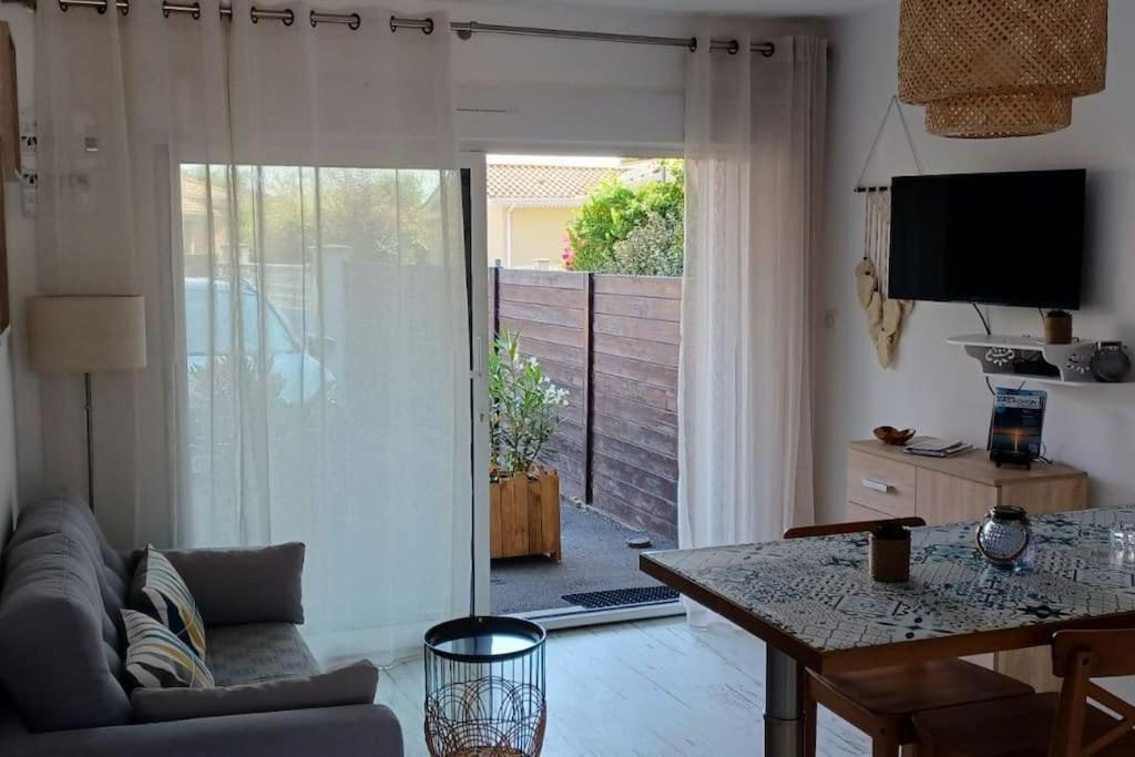 גוז'אן-מסטרה Appartement 2 Pieces, 1 Chambre, Terrasse מראה חיצוני תמונה
