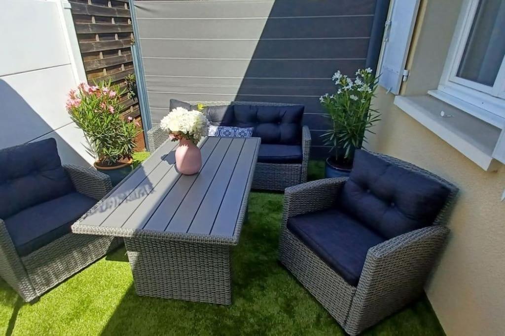 גוז'אן-מסטרה Appartement 2 Pieces, 1 Chambre, Terrasse מראה חיצוני תמונה